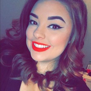 Meet your Posher, Alexis